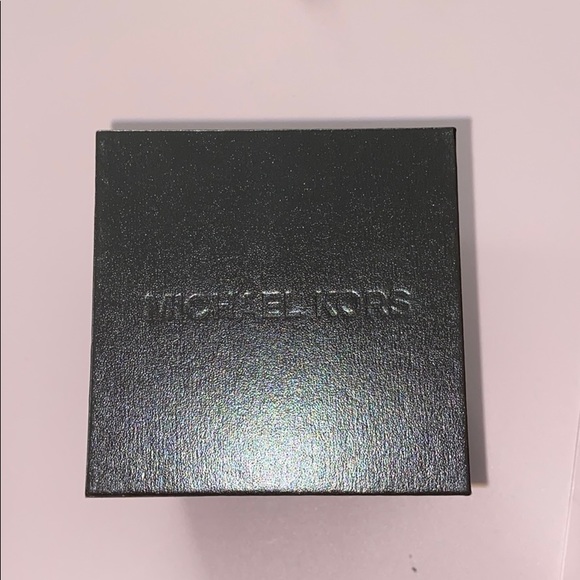 New Micheal kors watch - Picture 3 of 3